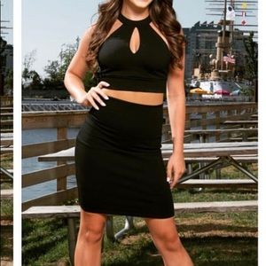 Lulu’s 2-piece set. Dramatic lace back XS Worn 1x